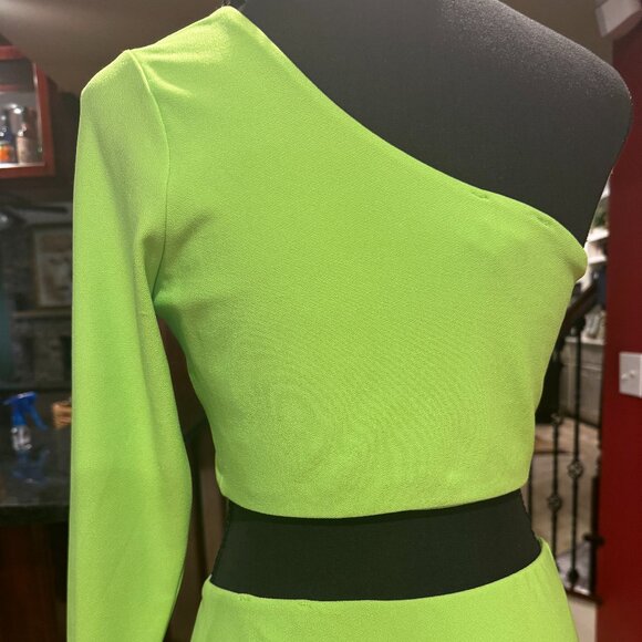 VENUS 2 Piece Green Summer one shoulder outfit w/asymmetrical skirt XLG - Picture 4 of 7